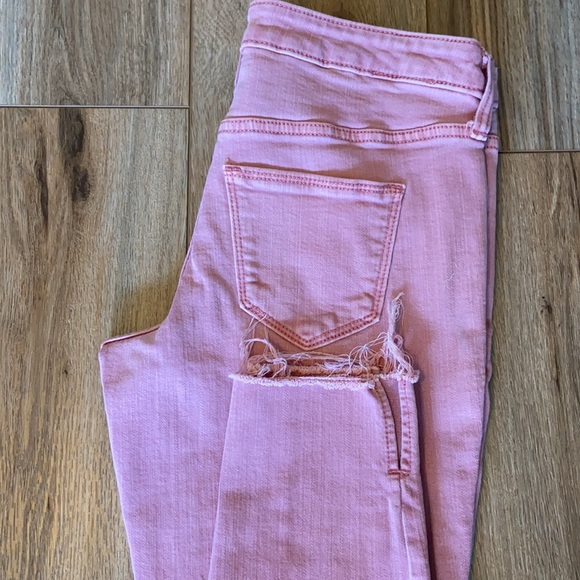 Universal Thread Pink Jeans - Picture 5 of 5